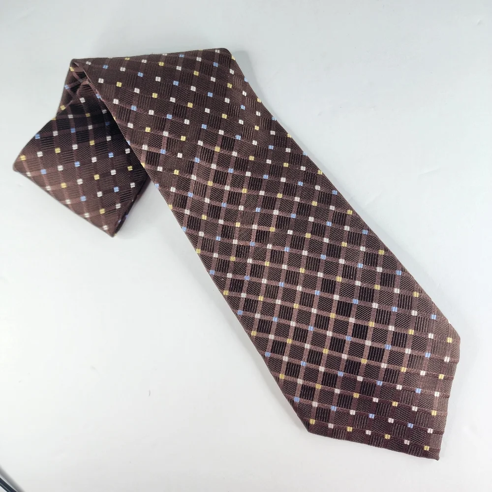 IZOD Brown Silk Tie. NWT